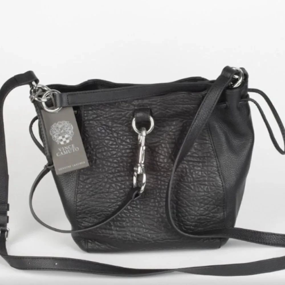 NWOT Vince Camuto Crossbody Leather Black Bag ⭐️